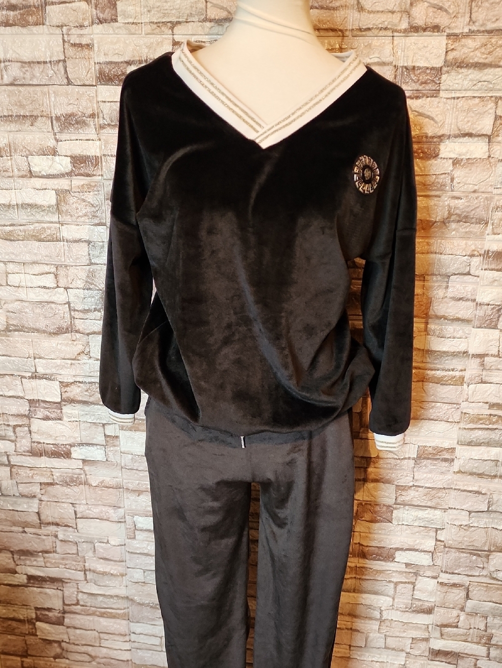 New Collection Black and White V-Neck Top & Pants Set Of 2